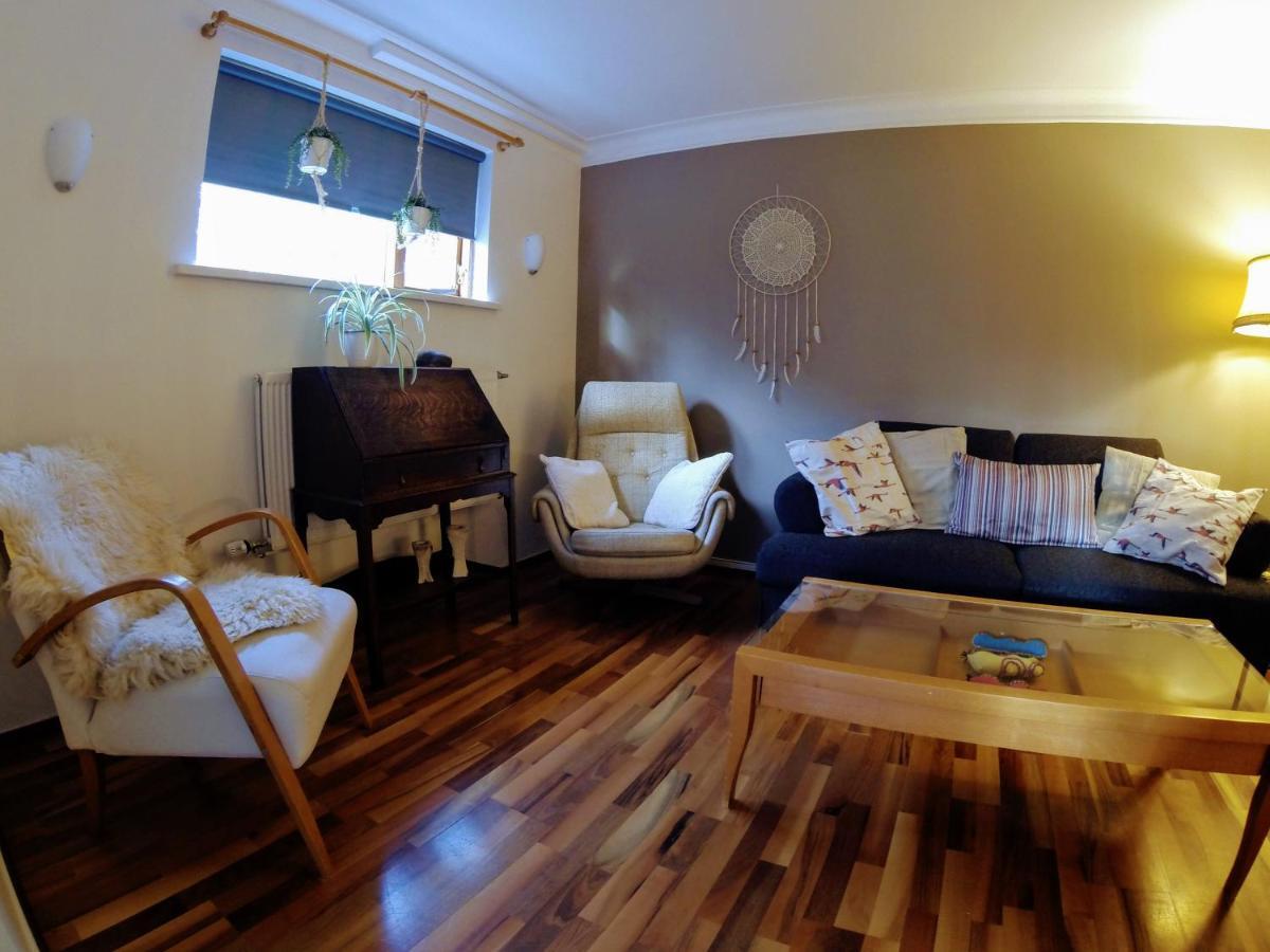 Skjolbraut - Cozy Apartment - Central Location - Free Parking - Close To A Public Swimming Pool And Sky Lagoon ريكيافيك المظهر الخارجي الصورة
